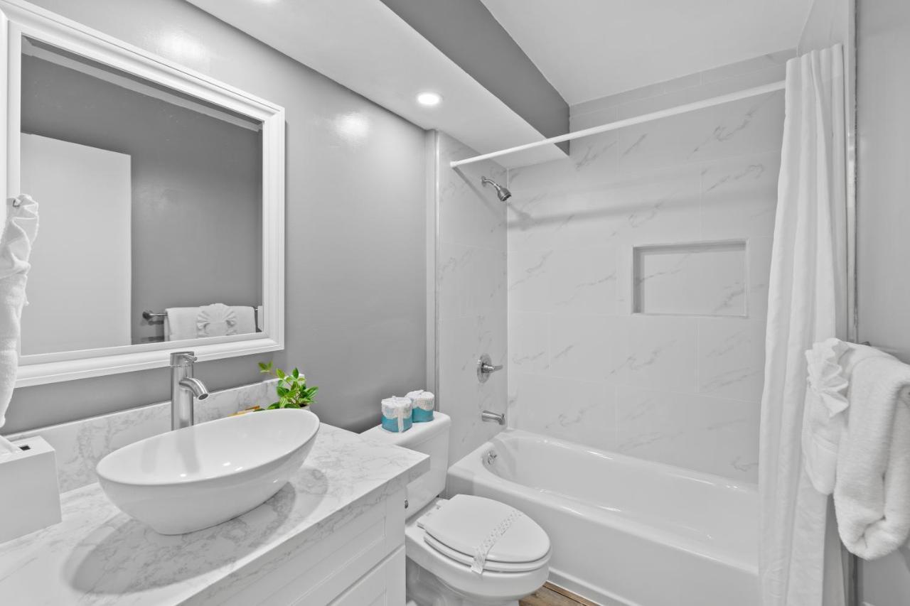 Newly Renovated Ilikai Marina Studio - Near Beach! Honolulu Exterior photo